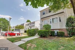 1663 Hart Ct, Crofton, MD 21114 - Photo 3