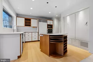 143 E Lake Dr, Annapolis, MD 21403 - Photo 13