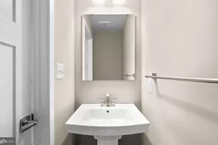 100 Bethlehem Pl, Brooklyn, MD 21225 - Photo 13