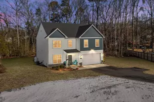 720 Bridge Dr, Pasadena, MD 21122 - Photo 1