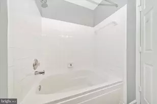 113 Bramblebush Ln, Laurel, MD 20724 - Photo 35