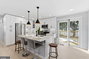 7872 Bastille Pl, Severn, MD 21144 - Photo 9