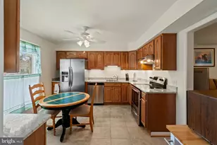 8556 Kim Marie Ct, Pasadena, MD 21122 - Photo 5