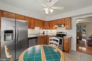 8556 Kim Marie Ct, Pasadena, MD 21122 - Photo 7