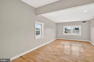 333 Sturtons Ln, Pasadena, MD 21122 - Photo 23