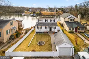 333 Sturtons Ln, Pasadena, MD 21122 - Photo 3