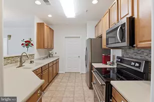 2610 Chapel Lake Dr, Gambrills, MD 21054 - Photo 9