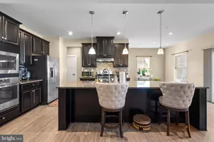 8193 Hickory Hollow Dr, Glen Burnie, MD 21060 - Photo 5