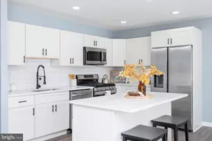 352 Gatewater Ct, Glen Burnie, MD 21060 - Photo 3