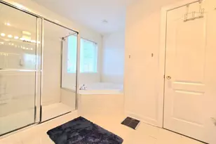 3418 Carriage Walk Ct, Laurel, MD 20724 - Photo 5