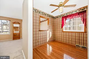 7991 Perthshire Path, Glen Burnie, MD 21061 - Photo 9