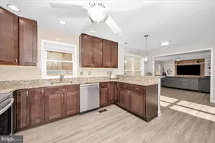 241 Armstrong Ln, Pasadena, MD 21122 - Photo 9