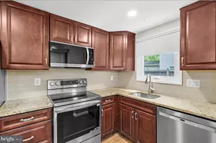 8085 Castle Rock Ct, Pasadena, MD 21122 - Photo 15