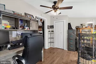 8085 Castle Rock Ct, Pasadena, MD 21122 - Photo 17