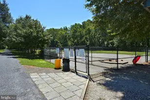 326 Cedar Ln, Annapolis, MD 21403 - Photo 29