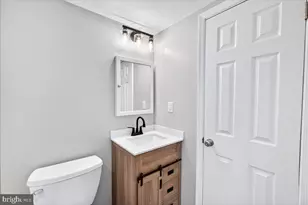 492 West Ct, Glen Burnie, MD 21061 - Photo 17