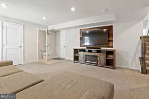 8249 Hickory Hollow Dr, Glen Burnie, MD 21060 - Photo 39