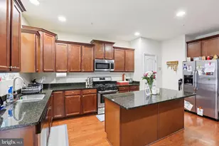 7512 Goldfinch Ct, Glen Burnie, MD 21060 - Photo 3