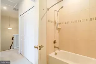 8244 Hickory Hollow Dr, Glen Burnie, MD 21060 - Photo 15