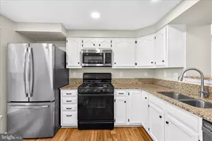 577 Quaker Ridge Ct, Arnold, MD 21012 - Photo 11