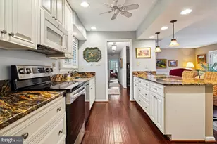 1010 Mastline Dr, Annapolis, MD 21401 - Photo 7