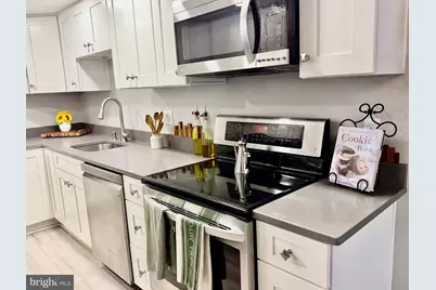 1910 Seven Oaks, Crofton, MD 21114 - Photo 3