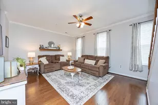 7649 Timbercross Ln, Glen Burnie, MD 21060 - Photo 9