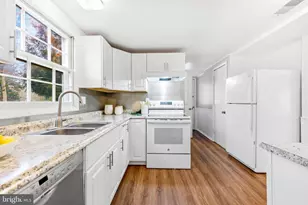 704 Chapelview Dr, Odenton, MD 21113 - Photo 13