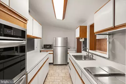 208 Gloucester Drive, Glen Burnie, MD 21061 - Photo 9