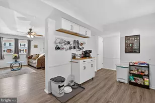 470 Long Towne Ct, Glen Burnie, MD 21061 - Photo 9