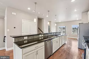 945 Thurston Ln, Glen Burnie, MD 21060 - Photo 15