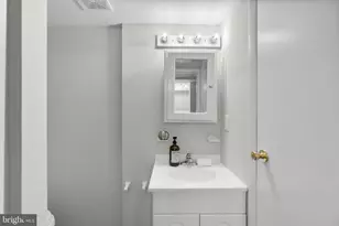 392 West Ct, Glen Burnie, MD 21061 - Photo 41