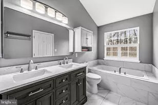 832 Patuxent Run Cir, Odenton, MD 21113 - Photo 17