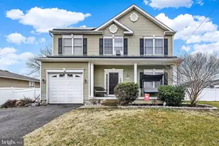 6214 Flamingo Dr, Glen Burnie, MD 21060 - Photo 1