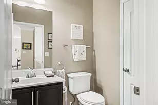 7915 Charles Ct, Pasadena, MD 21122 - Photo 9