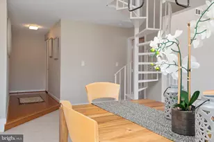 7046 Harbour Village Ct, Annapolis, MD 21403 - Photo 11