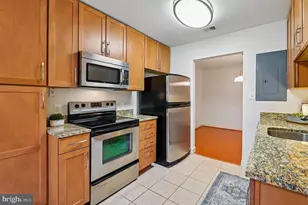 300 Hilltop Ln, Annapolis, MD 21403 - Photo 7