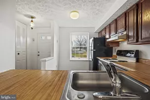 3525 Laurel View Ct, Laurel, MD 20724 - Photo 5