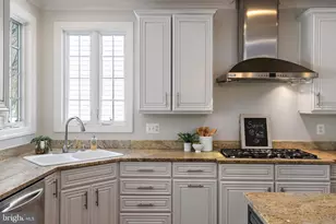 726 Pearson Point Pl, Annapolis, MD 21401 - Photo 25