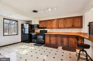 8292 Shilling Rd, Pasadena, MD 21122 - Photo 9