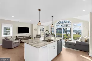 3738 Bay Dr, Edgewater, MD 21037 - Photo 11