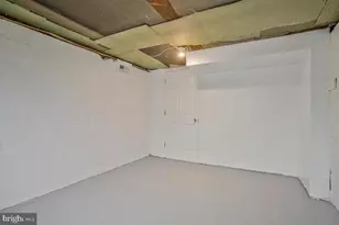 119 W Edgevale Rd, Baltimore, MD 21225 - Photo 33