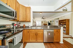 8604 Wandering Fox Trail, Odenton, MD 21113 - Photo 9