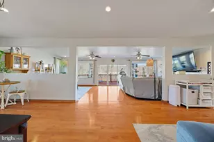 806 N Shore Dr, Glen Burnie, MD 21060 - Photo 11