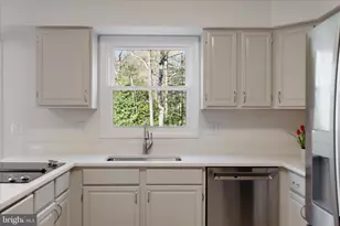 284 Tolstoy Ln, Severna Park, MD 21146 - Photo 11