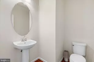 1038 Pultney Ln, Glen Burnie, MD 21060 - Photo 9