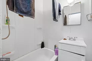 923 1st St, Baltimore, MD 21225 - Photo 13