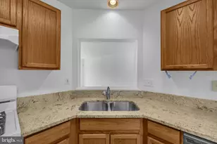 220 Arcadia Shores Cir, Odenton, MD 21113 - Photo 15