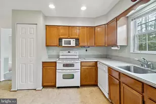 285 Shakespeare Dr, Severna Park, MD 21146 - Photo 3