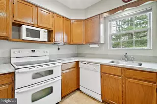 285 Shakespeare Dr, Severna Park, MD 21146 - Photo 11